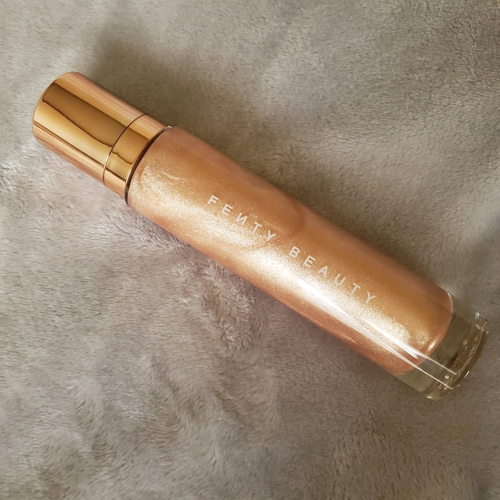 FentyBeauty Body Luminizer in "Who Needs Clothes?!